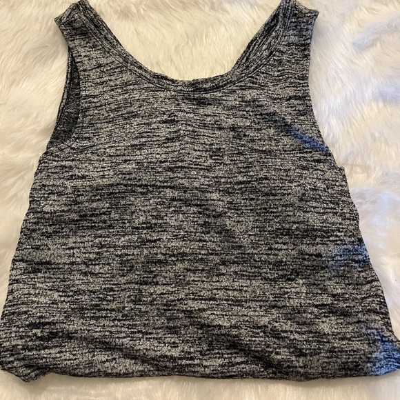 Women’s GAP Sleeveless Top - Picture 3 of 9